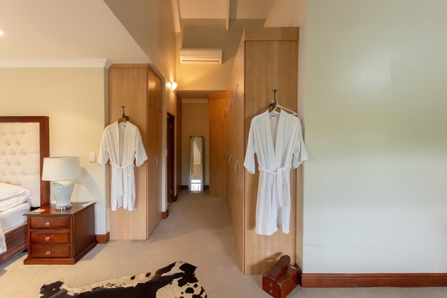 6 Bedroom Property for Sale in Riebeek Kasteel Western Cape